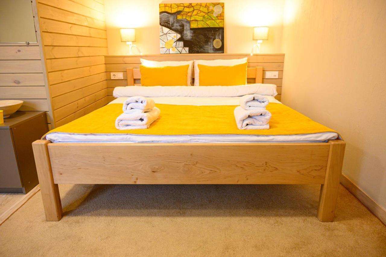Space Apart Hotel Lutsk Ngoại thất bức ảnh