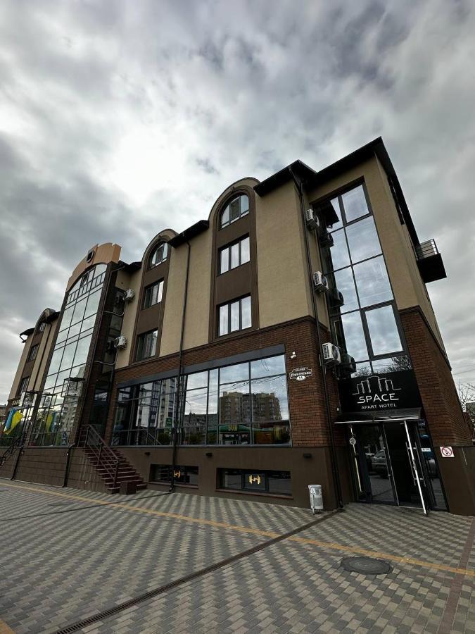 Space Apart Hotel Lutsk Ngoại thất bức ảnh