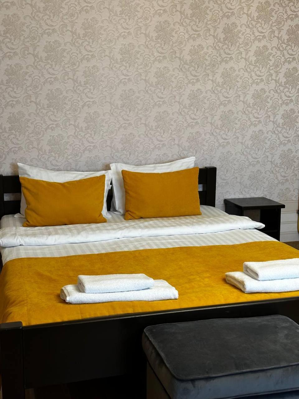 Space Apart Hotel Lutsk Phòng bức ảnh
