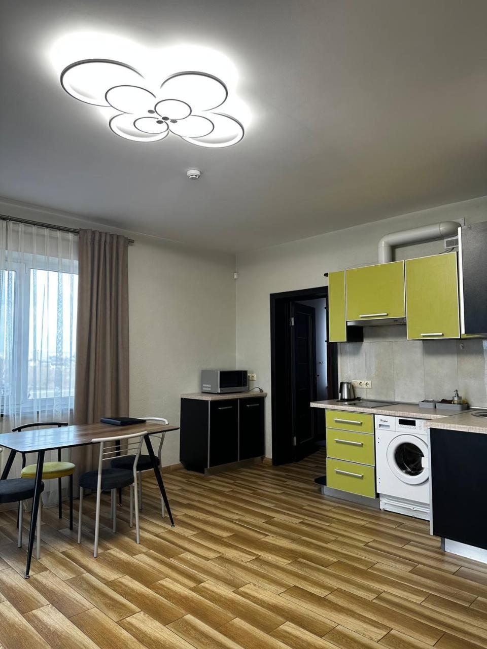 Space Apart Hotel Lutsk Phòng bức ảnh