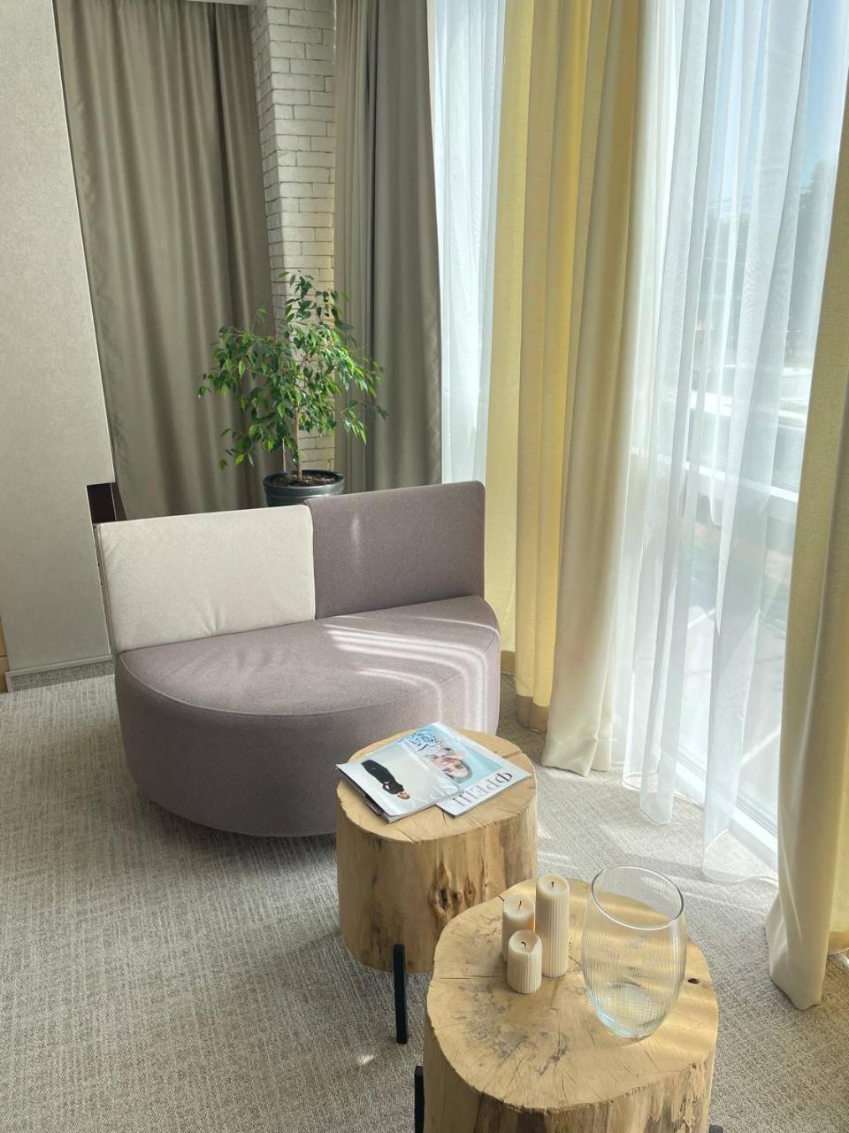 Space Apart Hotel Lutsk Ngoại thất bức ảnh